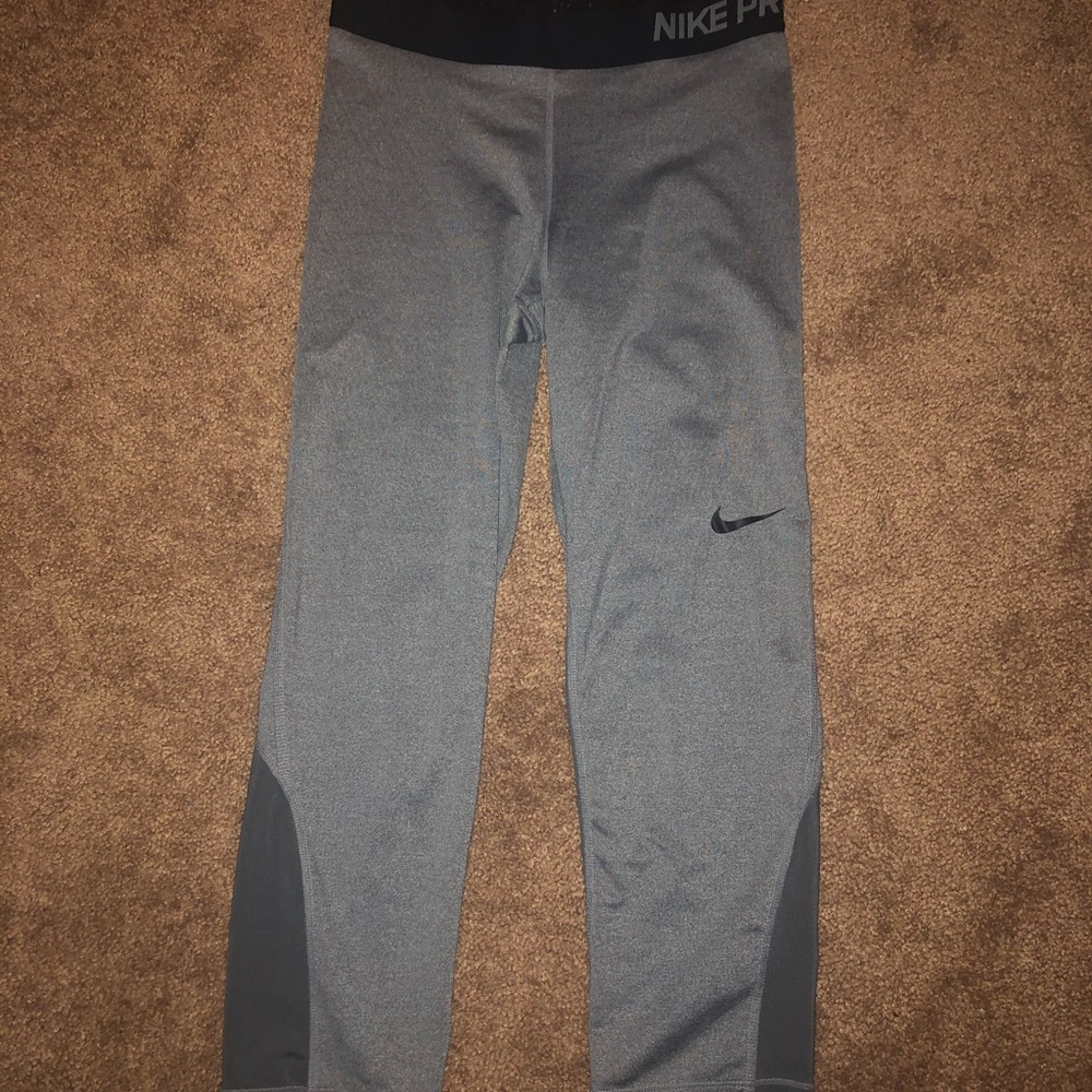 Women’s Nike Pro Crop leggings